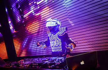 LED DJs Robocop