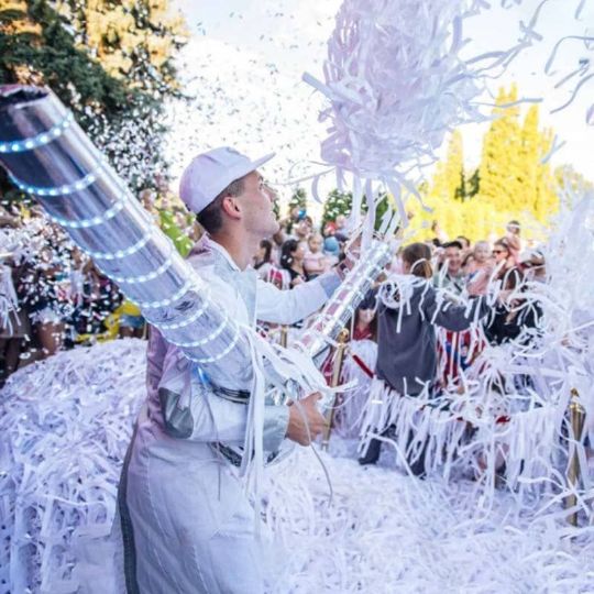 паперове шоу