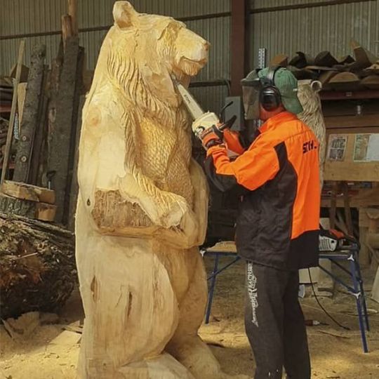 скульптуры из дерева на заказ