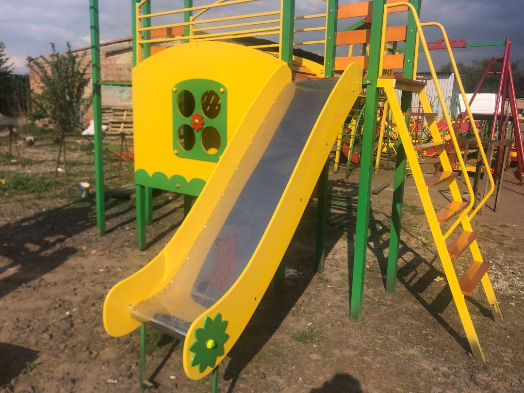 Дитячі Гірки та спуски
