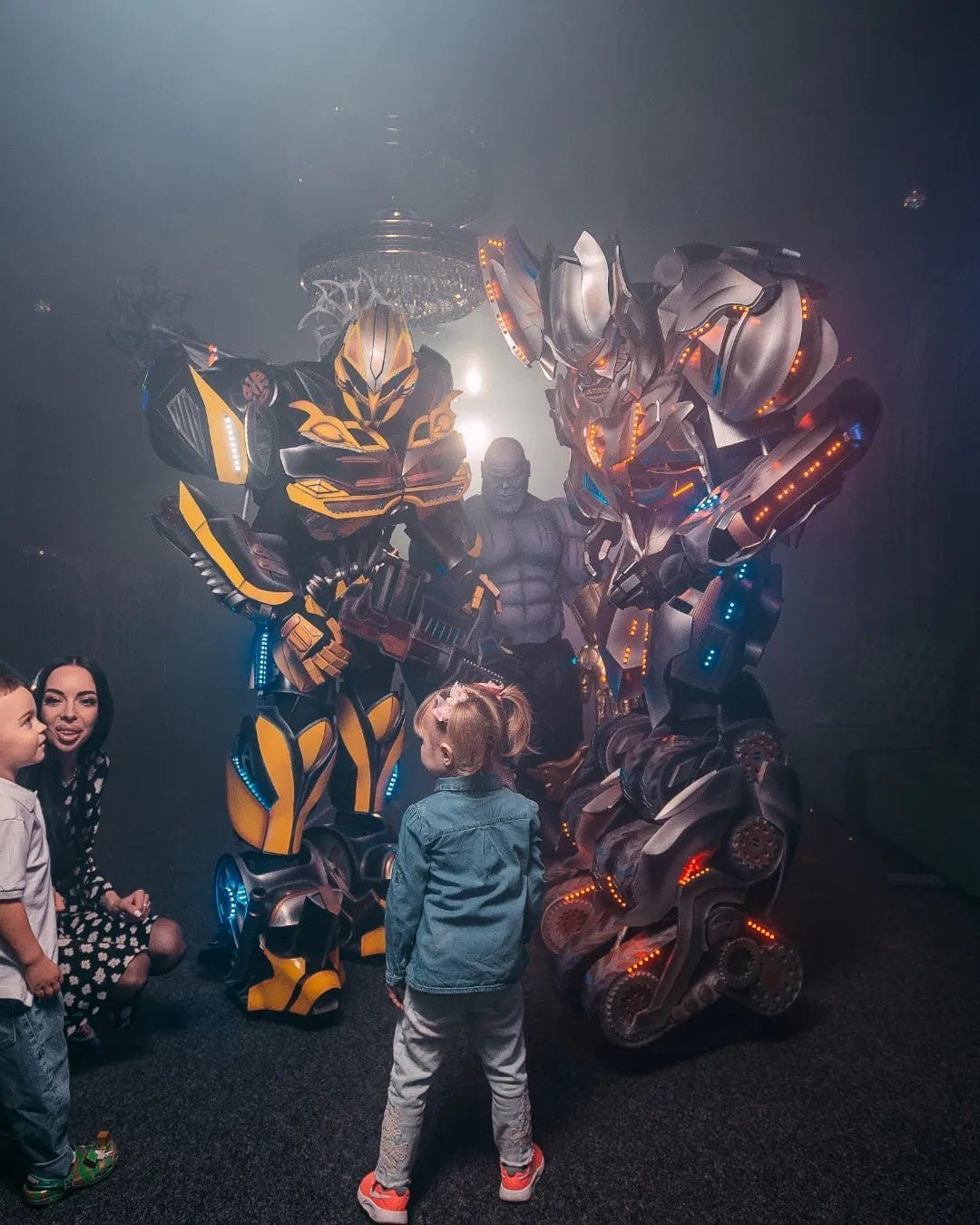 Роботи та Трансформери в м.Івано-Франківськ. Замовити Роботів