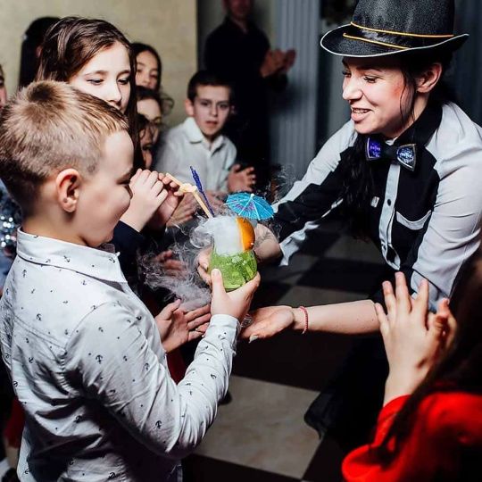 бармен шоу для дітей