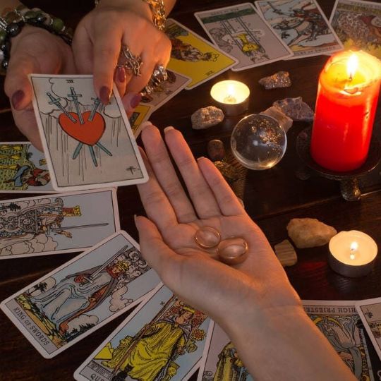 таролог онлайн