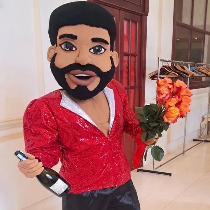 комический стриптиз в праздник