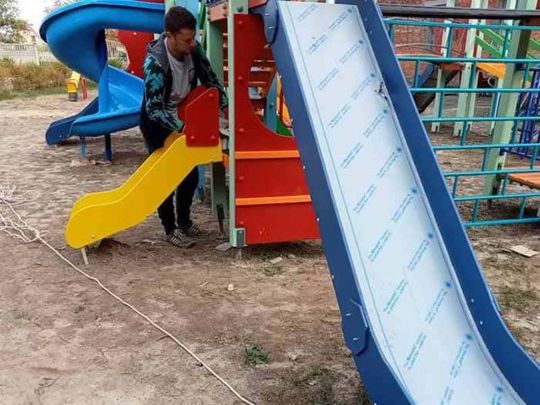 монтаж дитячих майданчиків