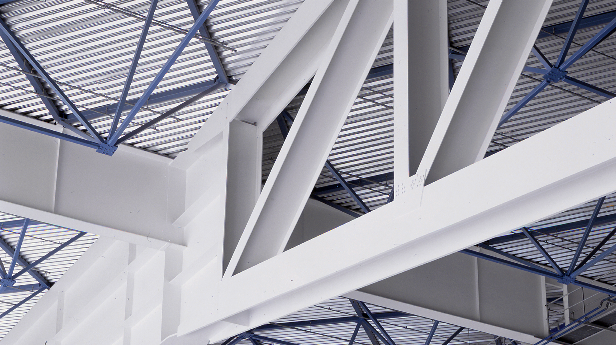 Вертикальні внутрішні бетонні поверхні