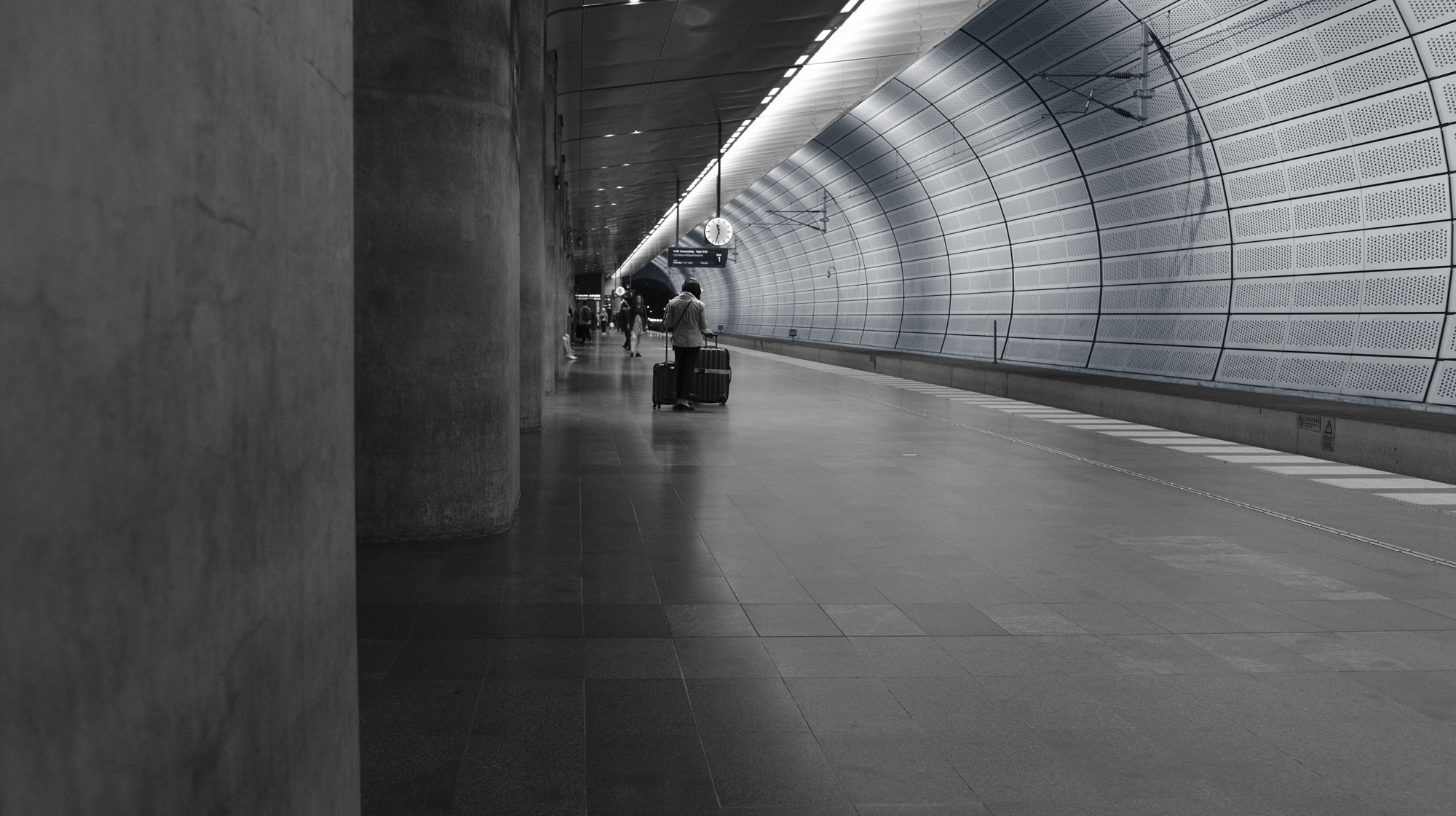 Вертикальні внутрішні бетонні поверхні