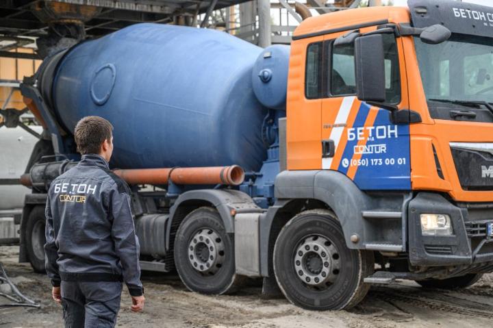 Автобетонозмішувач БЕТОН від CONTUR на заводі