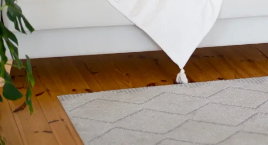 Como limpar carpete claro: técnicas que evitam manchas e desgaste