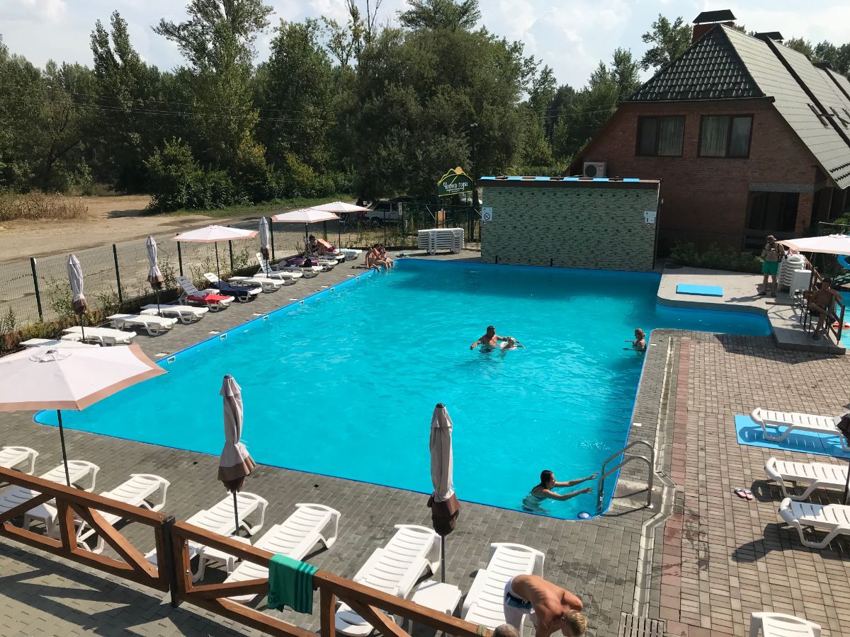 Bazén, Černá hora, Vynohradiv